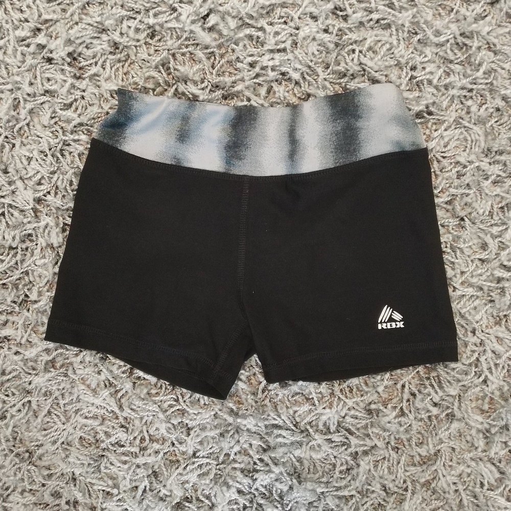 GOOD CONDITION GIRLS WORKOUT SHORTS SIZE 7/8